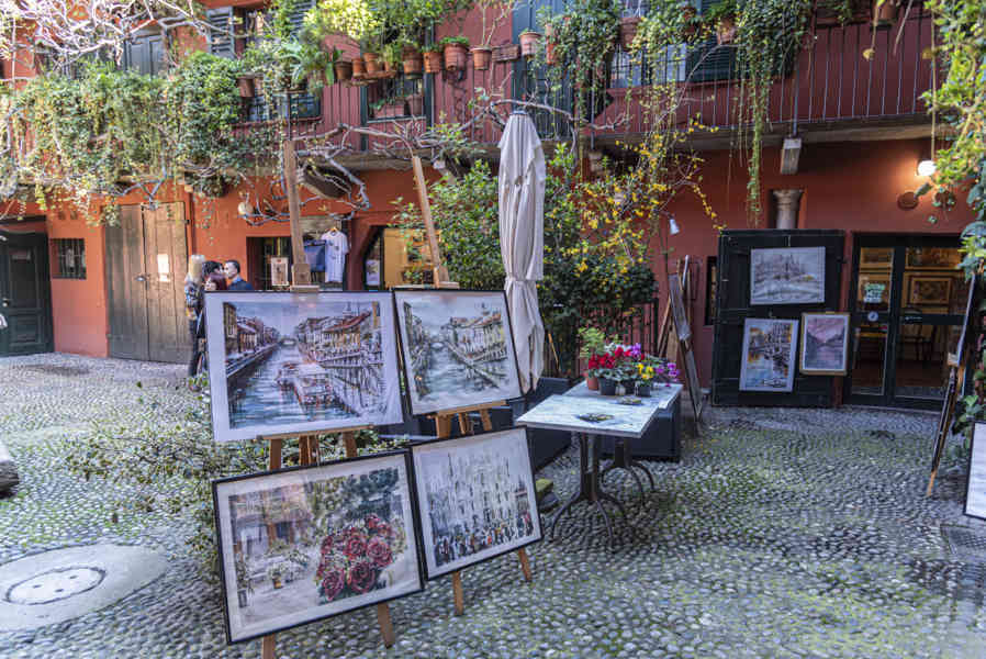 Italia - Milán 184 - barrio de Navigli.jpg